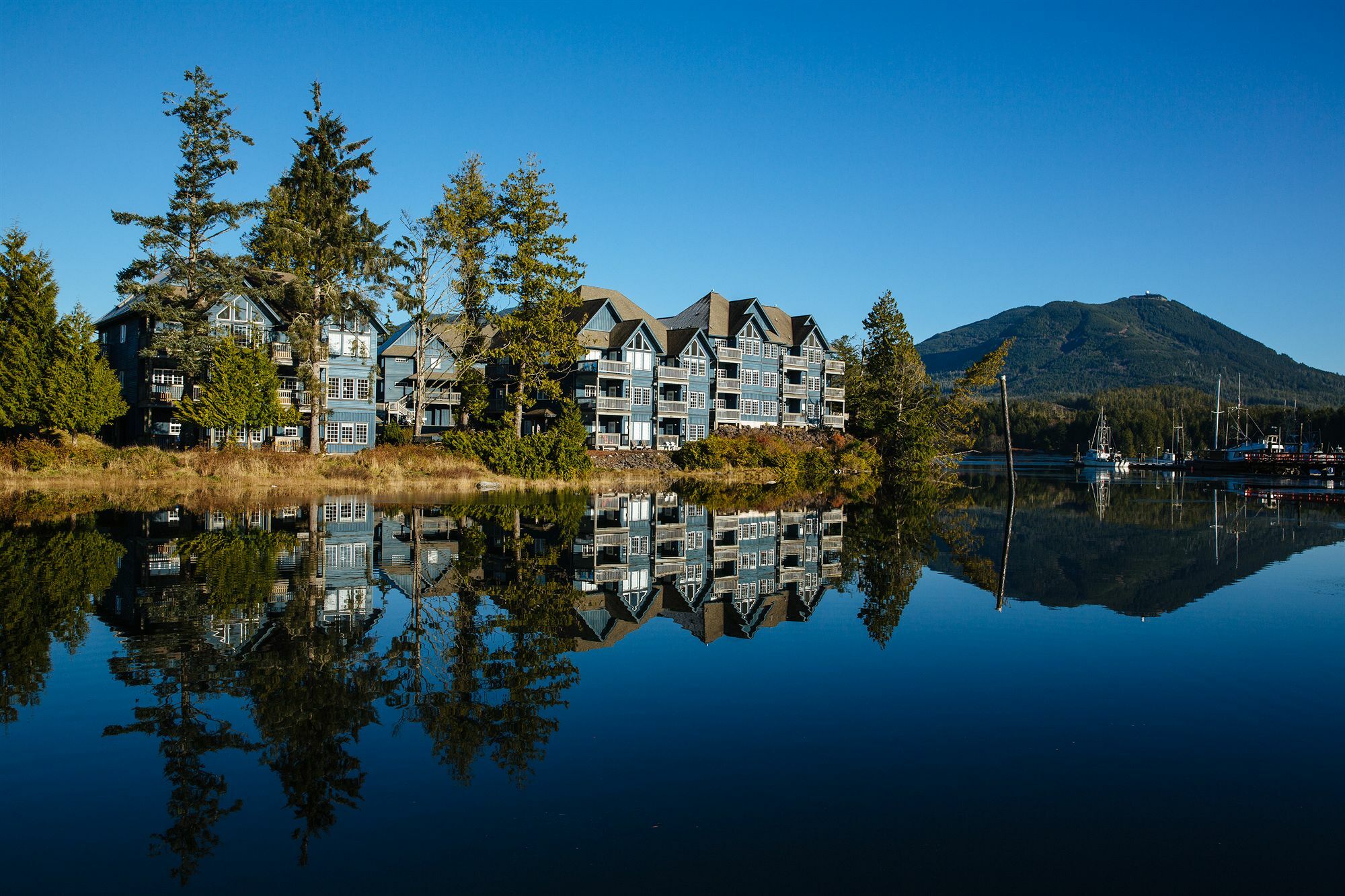 Waters Edge Shoreside Suites Ucluelet Exterior foto